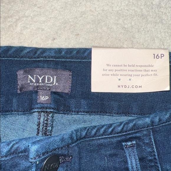 NEW NYDJ Midnight Blue Cropped Ankle Jeans - Picture 2 of 7